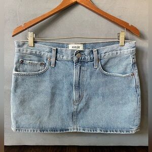 Like New Agolde Alex Denim Mini Skirt Light Blue Wash Mid Rise Size 28 Cotton